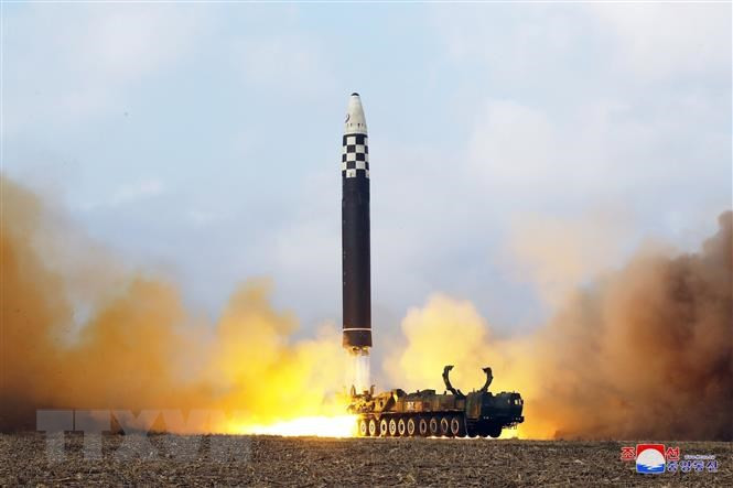 Tên lửa khuấy động bán đảo Triều Tiên, Mỹ - Nhật – Hàn nhóm họp